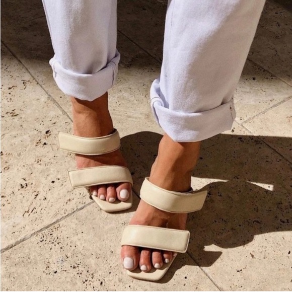 ISO Tony Bianco Bounty Heels sz 10 - Picture 1 of 1